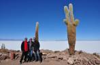 Com brasileiros na Isla Incahuasi, no Salar de Uyuni, na Bolívia